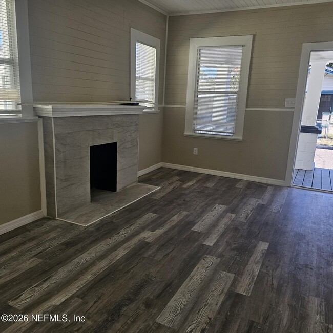 Building Photo - 7114 Edge St