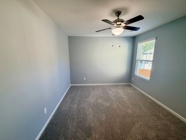 Building Photo - 1648 Hooper Court