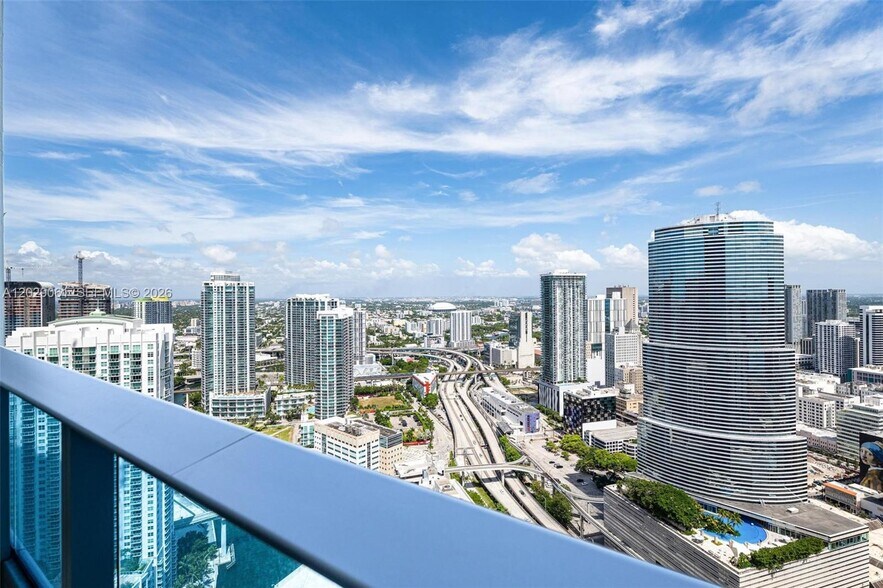 Building Photo - 200 Biscayne Boulevard Way