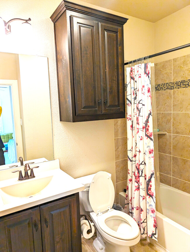 Building Photo - 416 Cedar Crest Dr