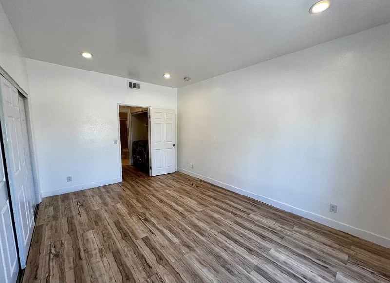 Building Photo - 5420 Sylmar Ave