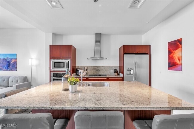 Building Photo - 4471 Dean Martin Dr