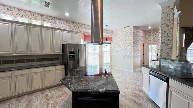 Building Photo - 934 Westpark Dr