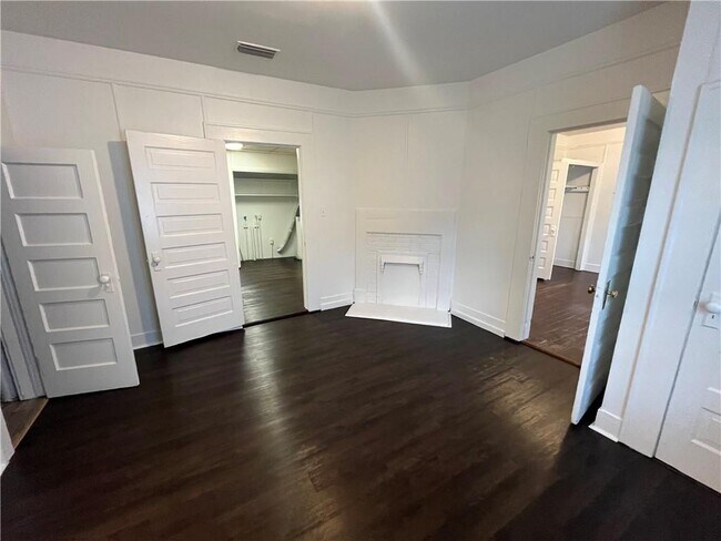 Building Photo - 3 Southern St