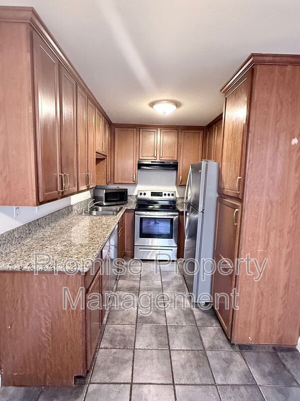 Building Photo - 6 E Lexington Ave