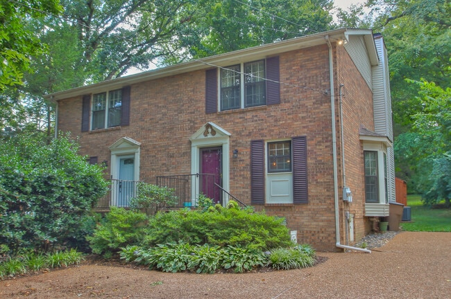 Building Photo - 3321 Lealand Ln