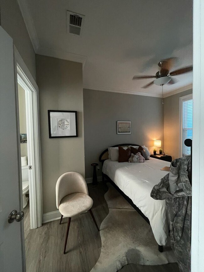 Building Photo - 44 Grove St