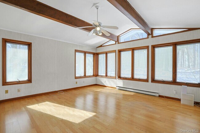 Building Photo - 4 Sassi Dr