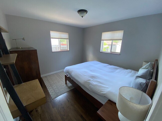 Building Photo - Great Home Close to Downtown - License #20...
