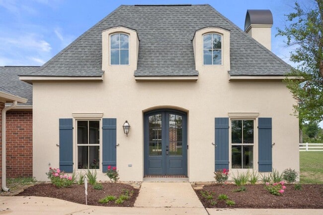 Building Photo - 4150 Primrose Dr