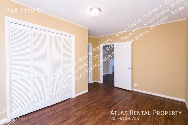 Building Photo - 748 11th St