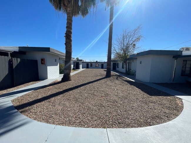 Building Photo - Remodeled Two Bedroom In Desirable Historical Tucson Neighborhood!!