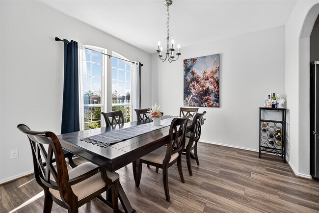 Building Photo - 1601 Darwin Cedar Dr