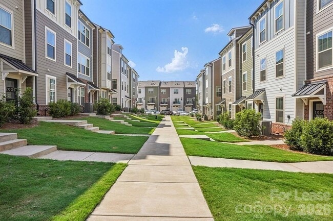 Building Photo - 342 Freeland Pk Dr
