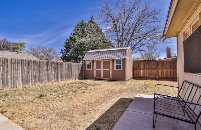 Building Photo - So many Amenities!