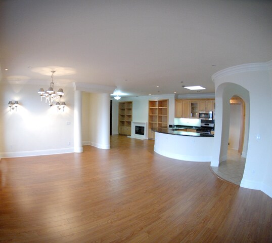 Building Photo - 10305 Almayo Ave