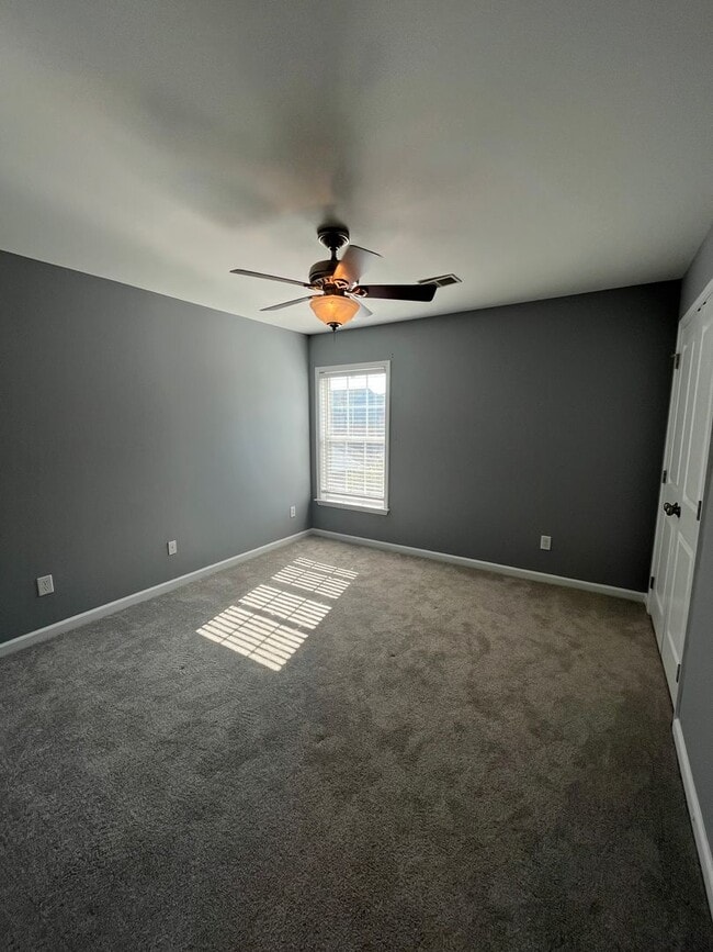 Building Photo - 4 Bedroom home in Arbor Walk