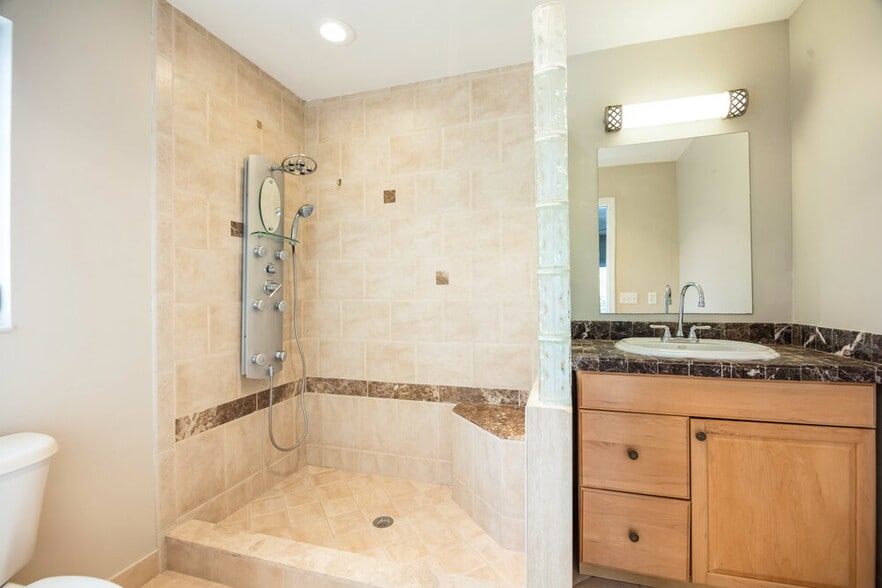 Building Photo - 811 SW 14th Pl