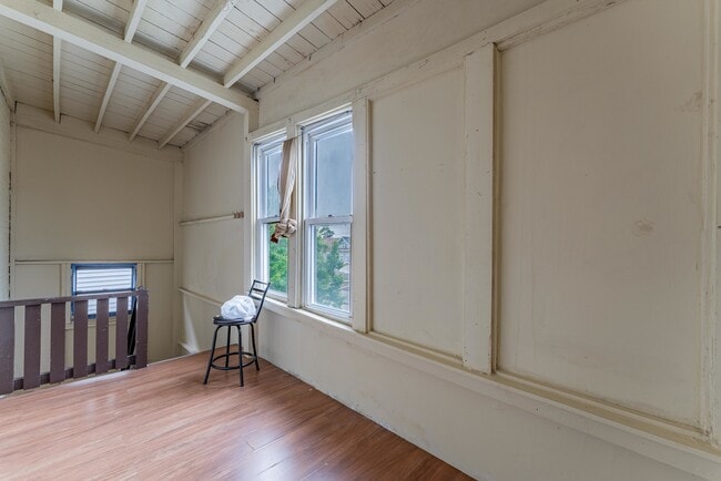 Building Photo - 2104 S 49th Ave