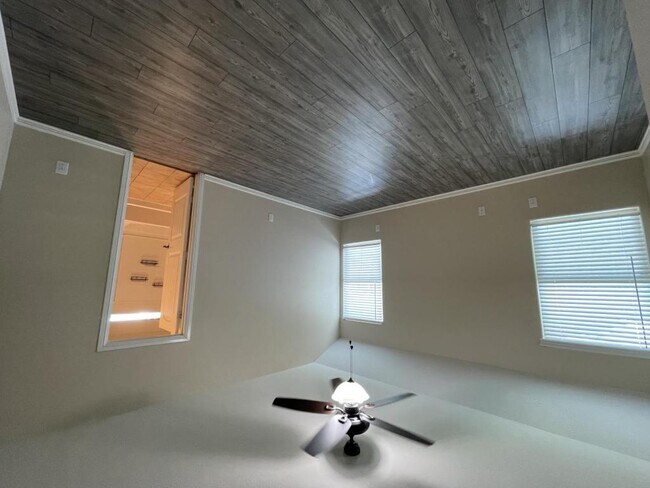 Building Photo - 744 Watson Wy