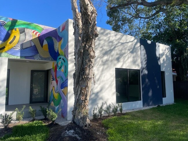 Building Photo - 1121 NW 32nd St