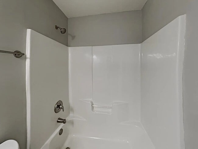 Building Photo - 5505 Orchard Pond Dr