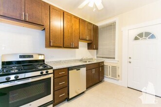 Building Photo - 2 bedroom in Chicago IL 60613