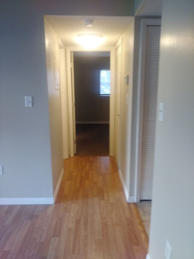 Building Photo - 1 BR 1.5 Bath Near Downtown Eustis