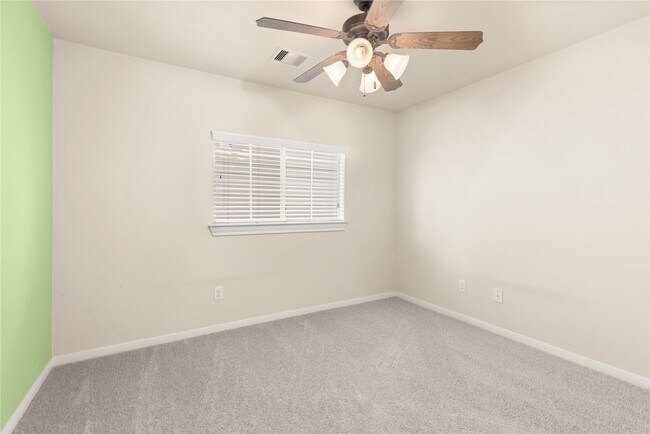 Building Photo - 3334 Clearview Villa Way