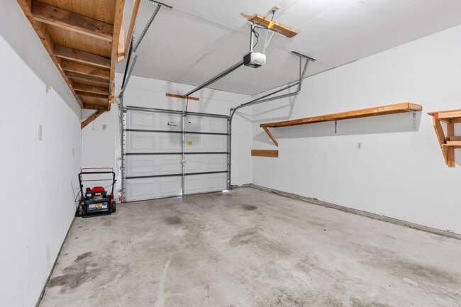 Building Photo - Omar Ct Duplex