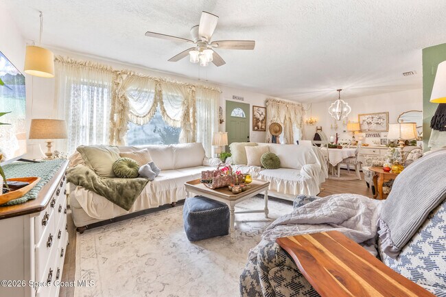 Building Photo - 229 NE 1st St