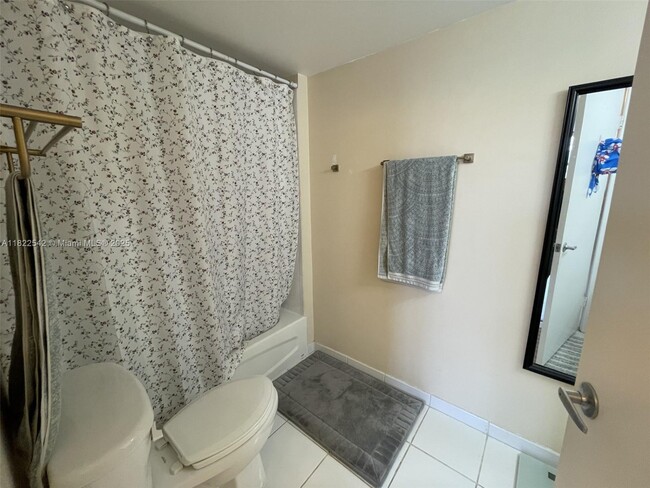 Building Photo - 1555 N Treasure Dr