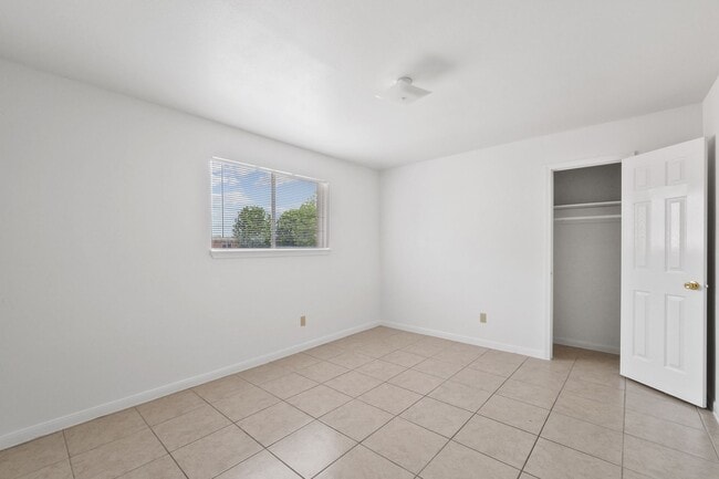 Building Photo - La Paloma Village Apartments