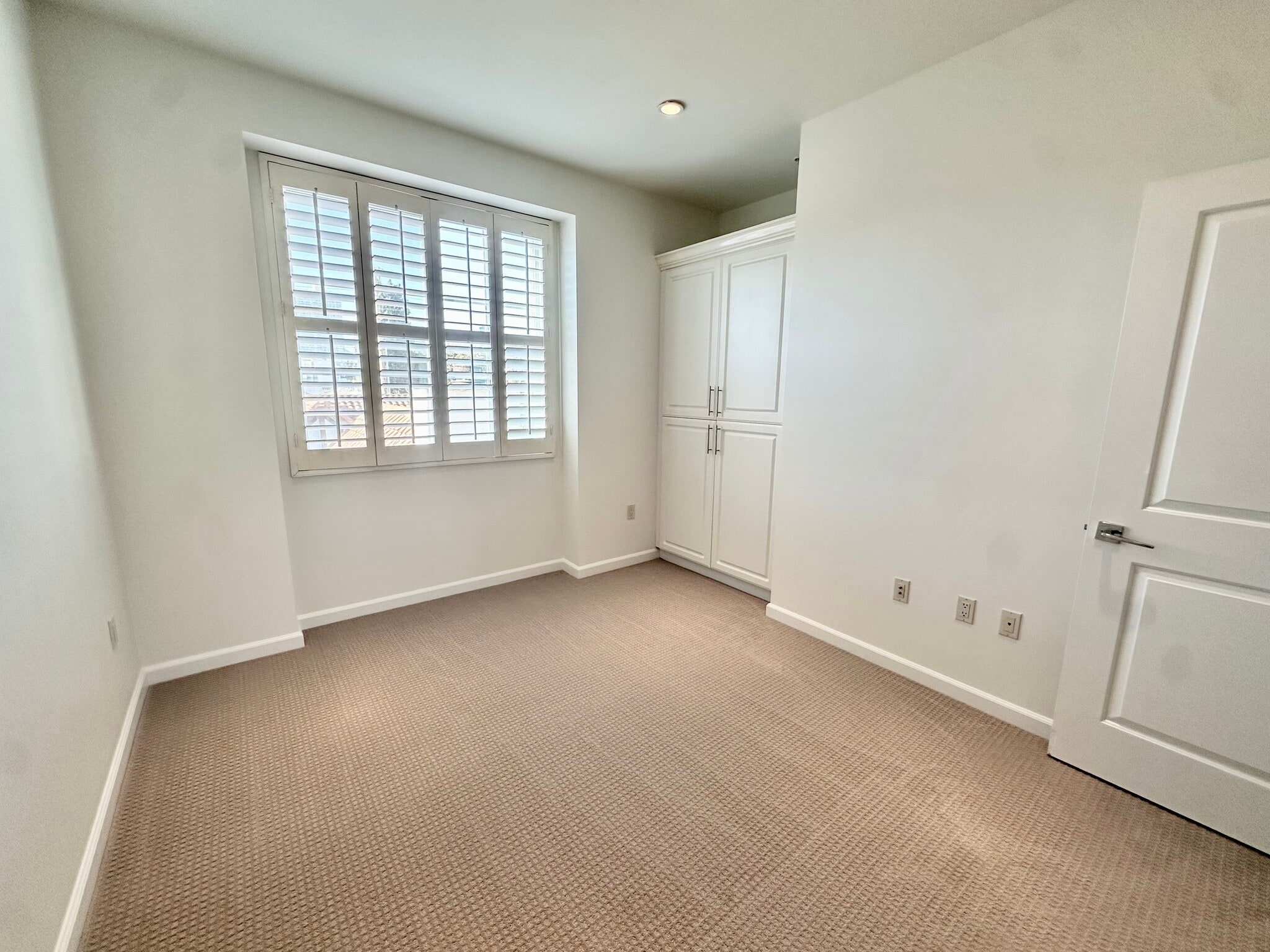 Building Photo - 1625 Granville Ave