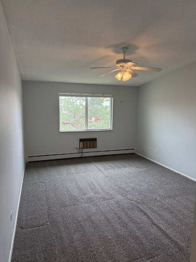 Building Photo - "Charming 1-Bedroom Condo Retreat in the Heart of Denver – Spacious 855 Sq Ft!"