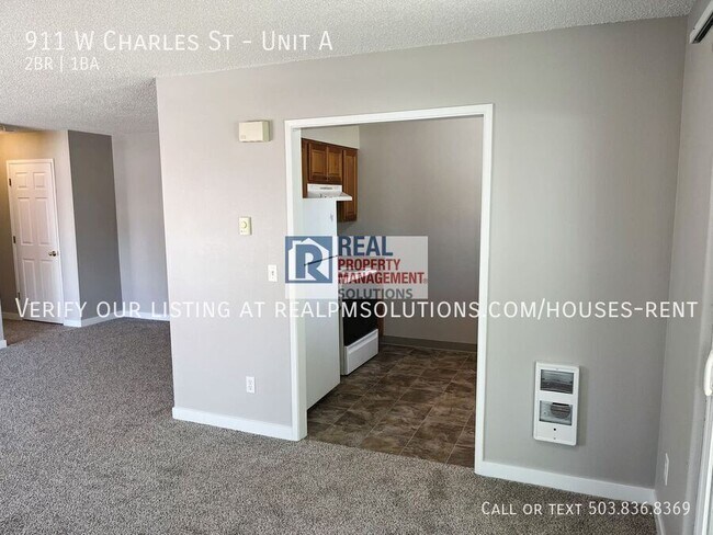 Building Photo - 911 Charles St