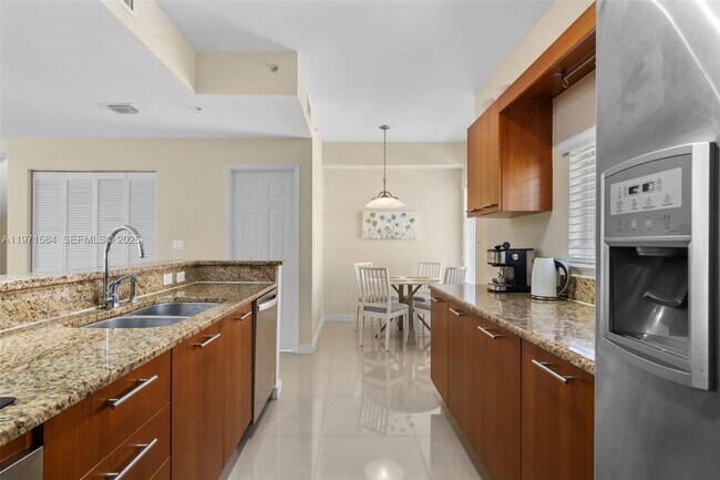 Building Photo - 18413 NE 27th Ct