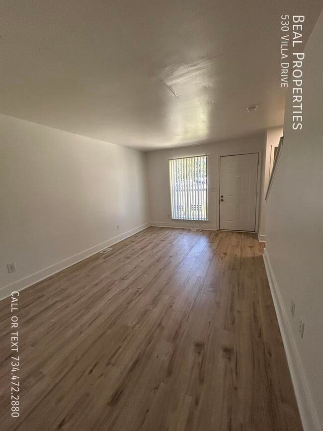 Building Photo - 530 Villa Dr