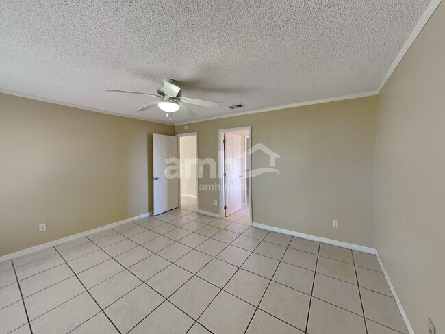 Building Photo - 12301 Woodglen Cir