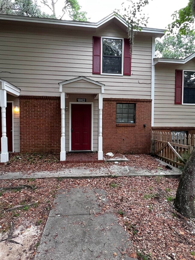 Primary Photo - 1862 Sylvan Ct