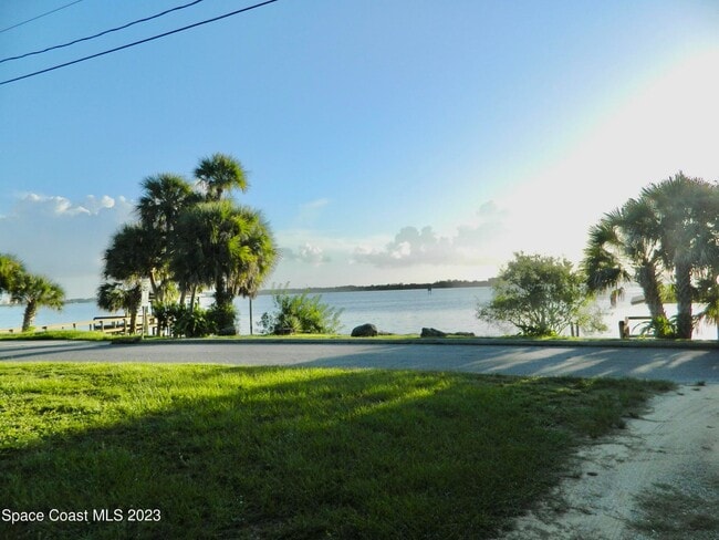 Building Photo - 803 Rockledge Dr