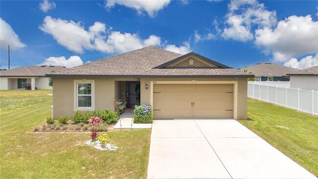 Building Photo - 205 Cimarron Dr