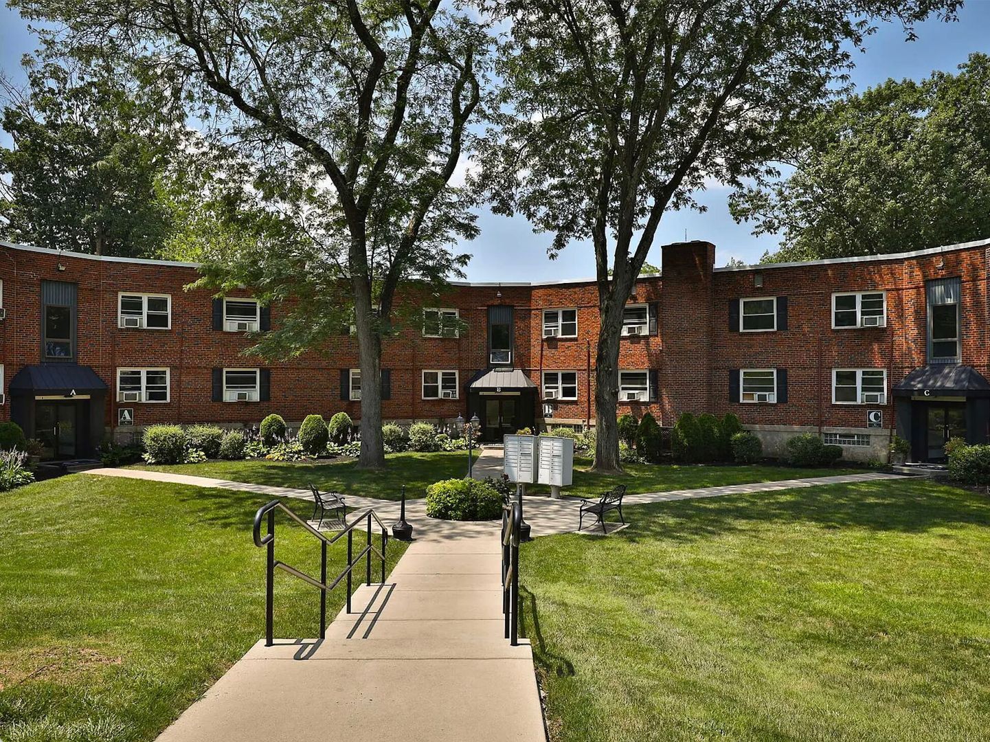 Building Photo - Oak Gardens Apartment (LO)