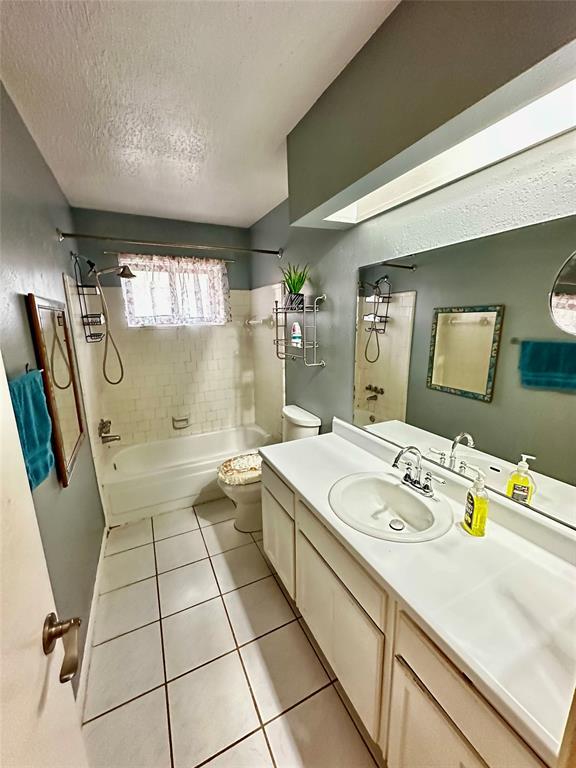 Building Photo - 6502 Archgate Dr