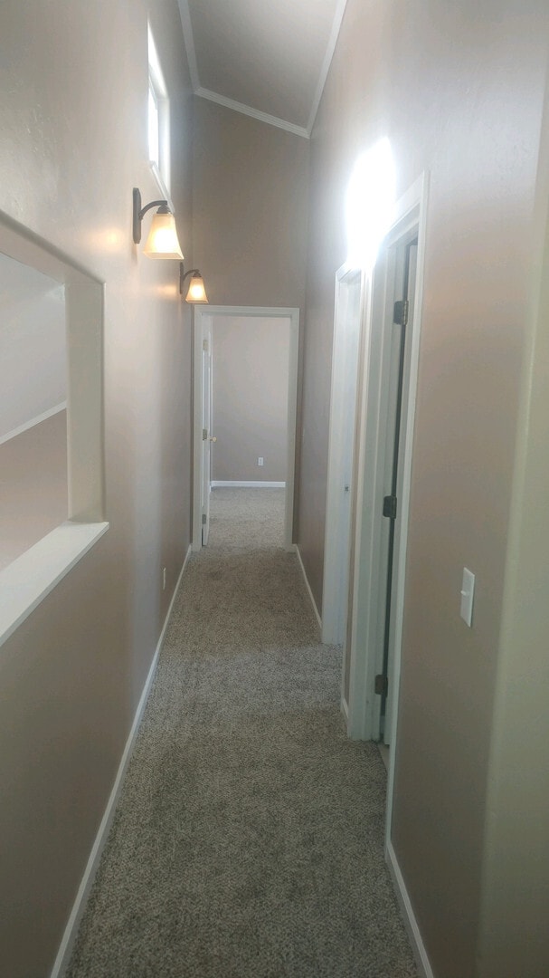 Building Photo - Heights remodeled 3 bedroom, 2 bath with 1...