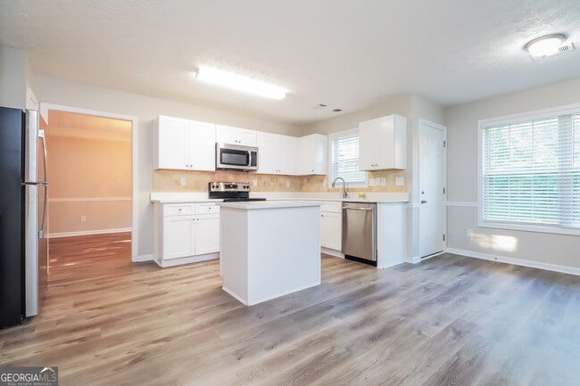 Building Photo - 1731 River Mill Trail NE