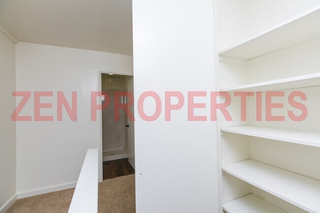 Building Photo - 1379 Hunakai St
