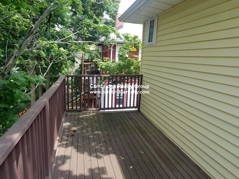 Building Photo - 23 Edison Ave