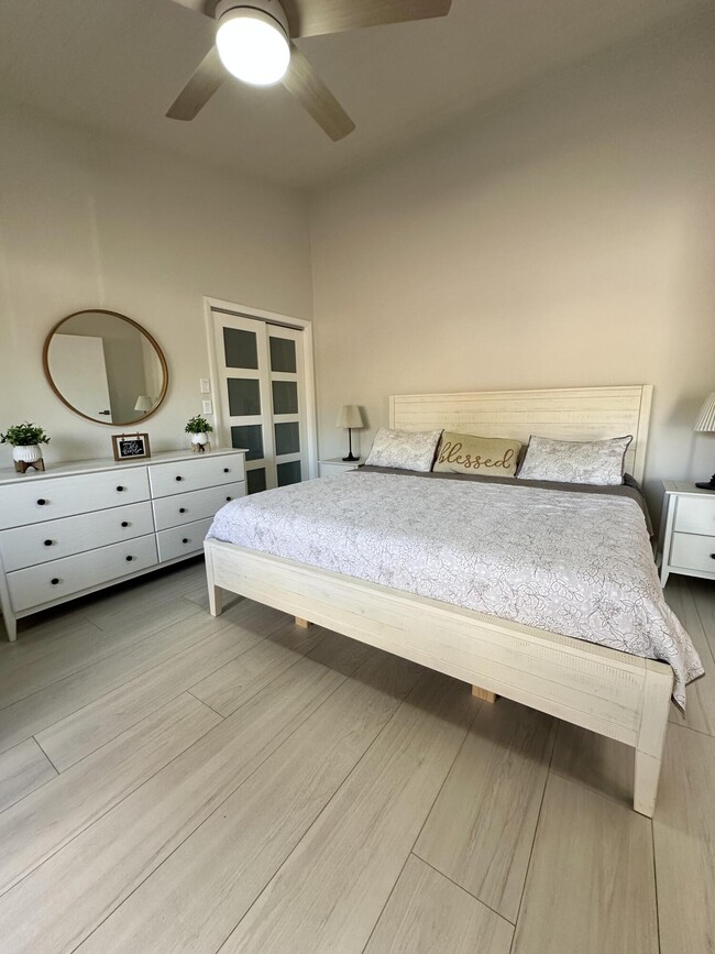 Building Photo - 22670 Vistawood Way