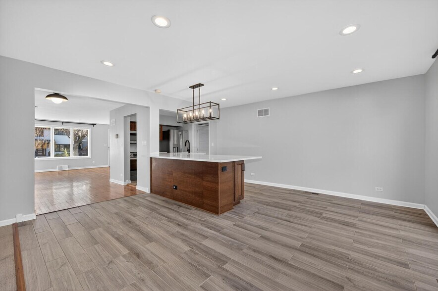 Building Photo - 4524 Washington St